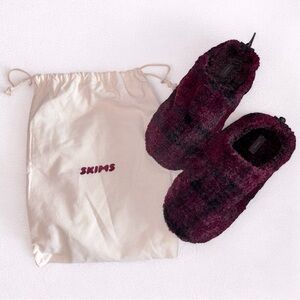 Skims Burgundy Plaid Fleece Slippers Unisex XL Size 42